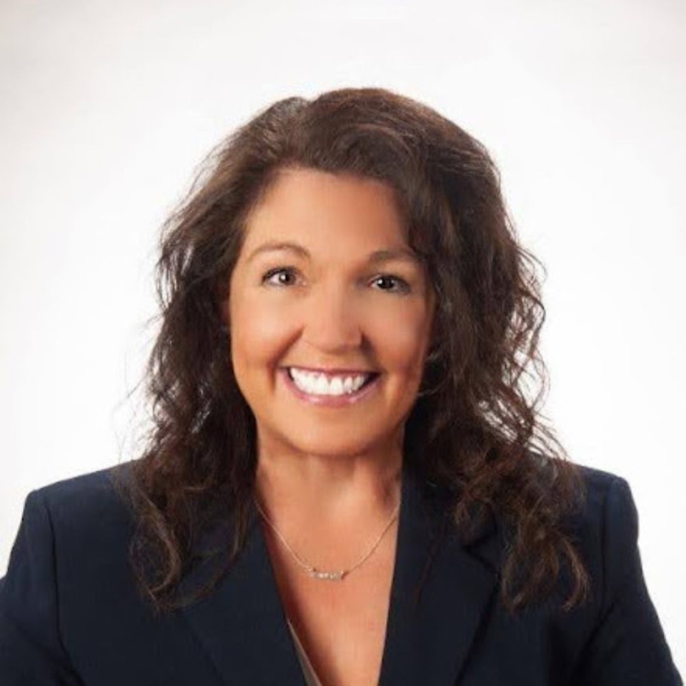 headshot of Janelle Guthrie
